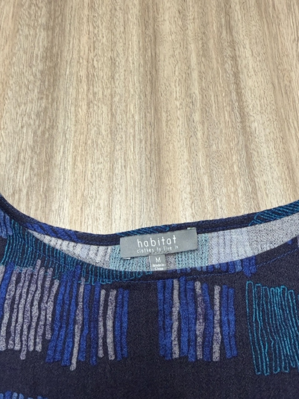 Habitat Patch Hi Long Sleeve Blouse / Tee Size Medium Blue Pattern - Picture 5 of 10